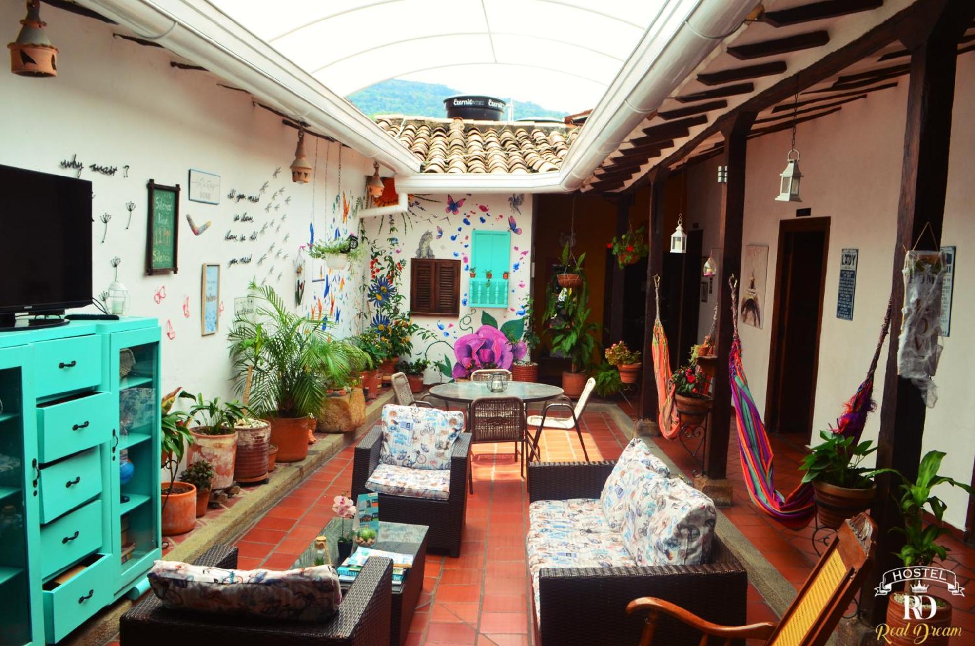 Real Dream Hostel Сан Хил Екстериор снимка