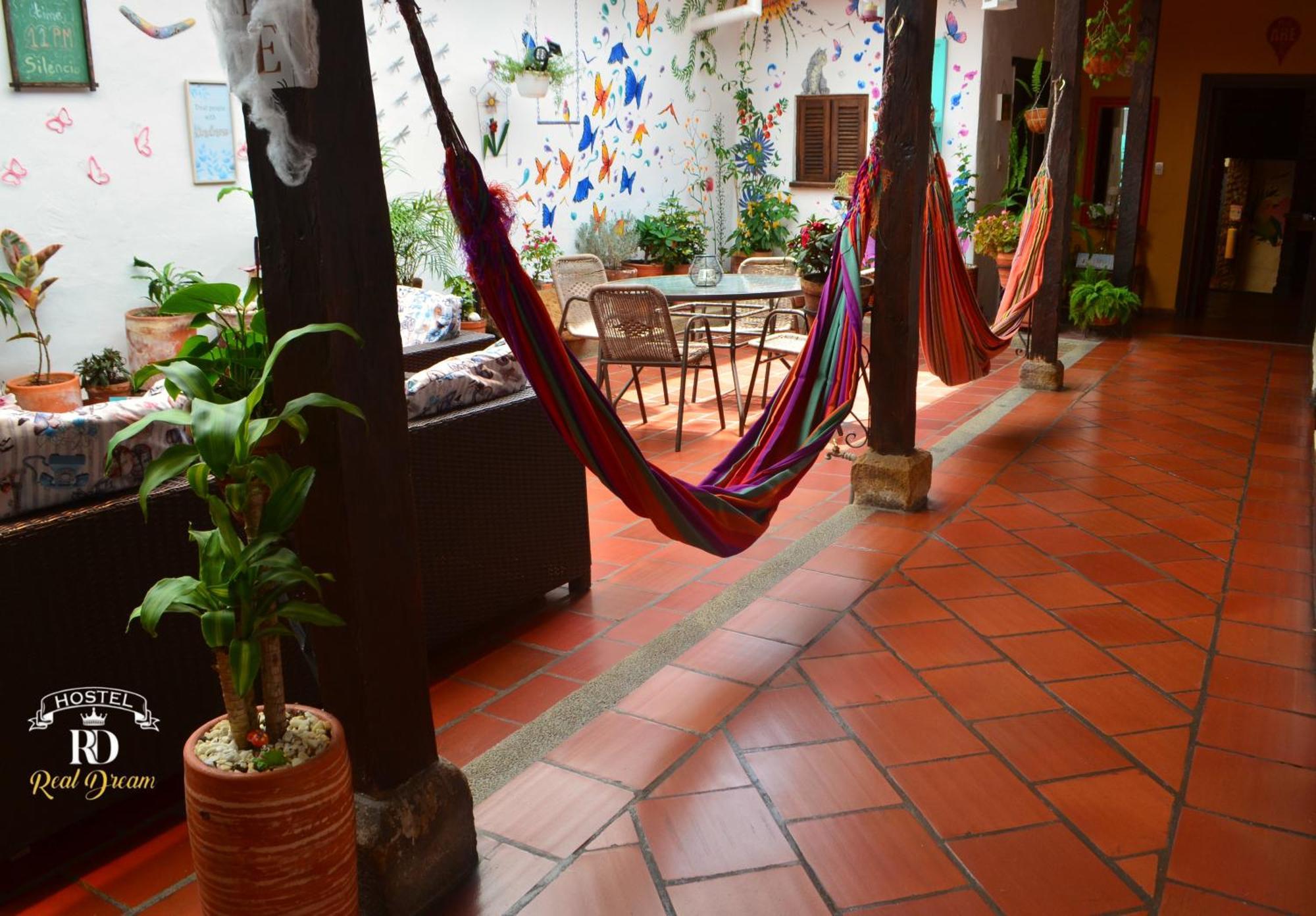 Real Dream Hostel Сан Хил Екстериор снимка