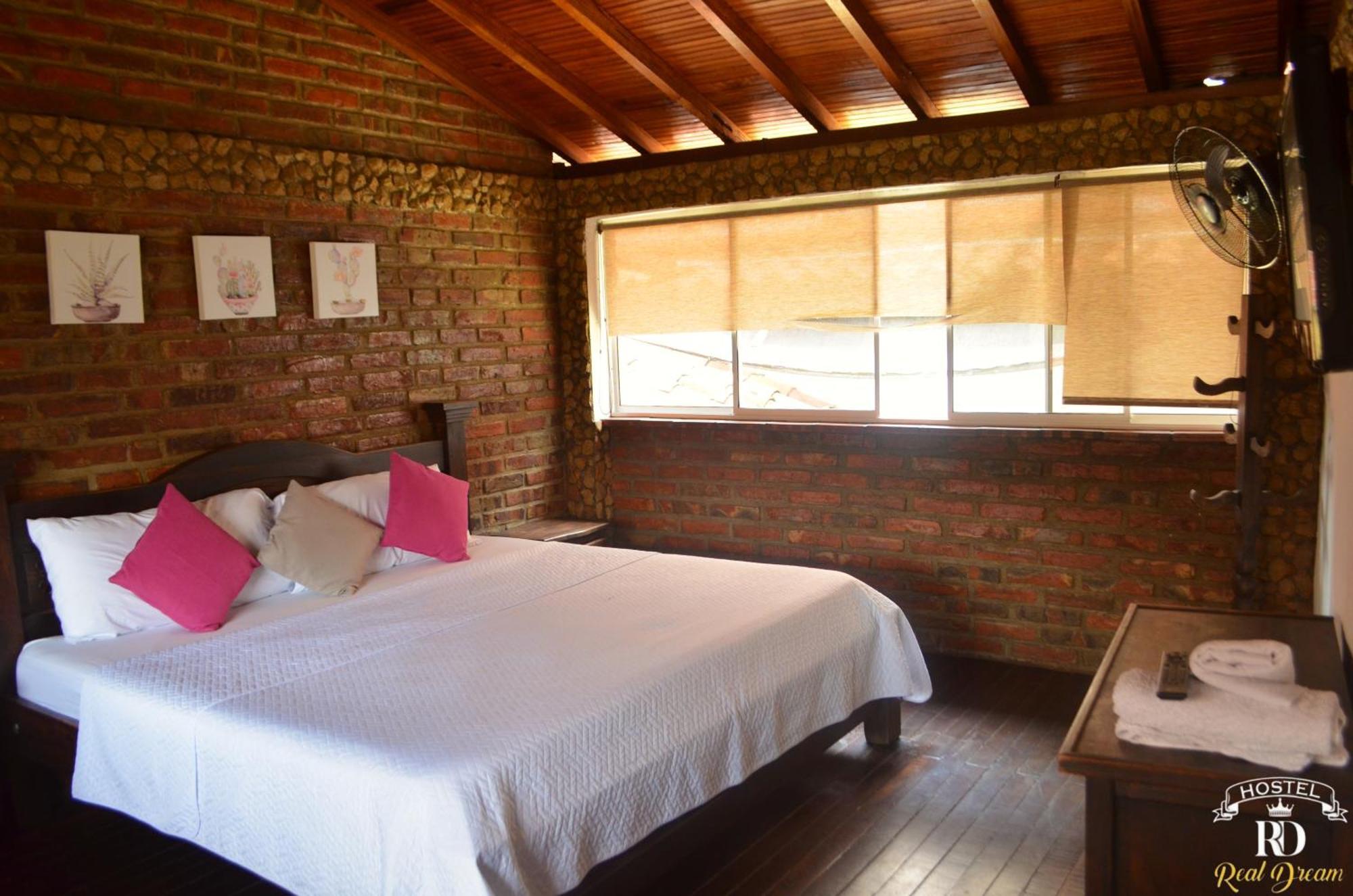 Real Dream Hostel Сан Хил Екстериор снимка